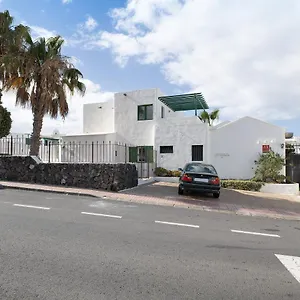 https://apt-2-las-palmeras-iii-lanzarote.in-canary-islands.com